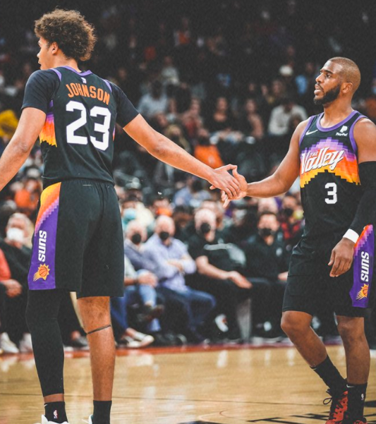  布克连续四场30+太阳力克雷霆锁定季后赛名额